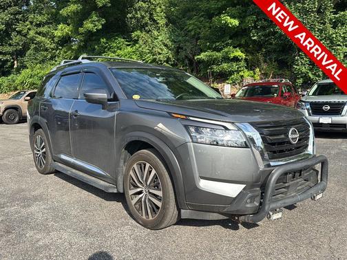 Gun Metallic 2023 Nissan Pathfinder Platinum 4WD