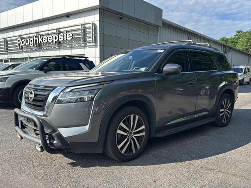 Gun Metallic 2023 Nissan Pathfinder Platinum 4WD