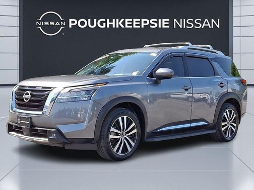 Gun Metallic 2023 Nissan Pathfinder Platinum 4WD
