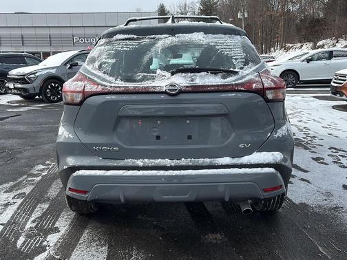 2023 Nissan Kicks SV