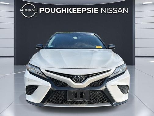 Wind Chill Pearl w/Midnight Black Metallic Roof 2018 Toyota Camry XSE
