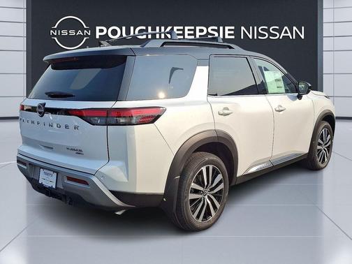 2025 Nissan Pathfinder Platinum 4WD
