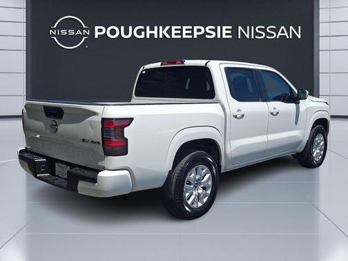 Glacier White 2022 Nissan Frontier SV