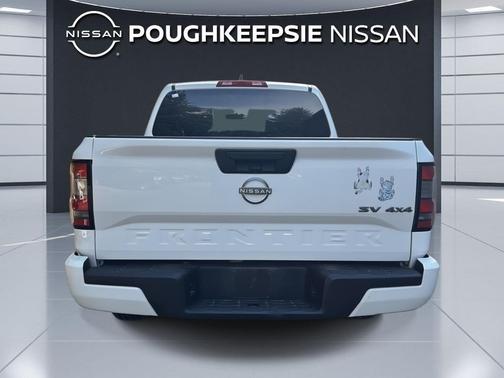 Glacier White 2022 Nissan Frontier SV