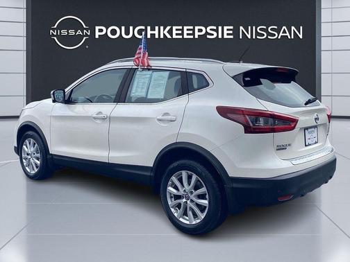 2022 Nissan Rogue Sport SV