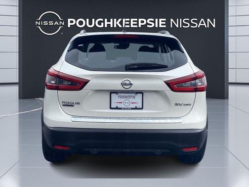 2022 Nissan Rogue Sport SV