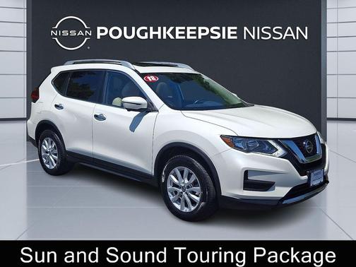 Pearl White 2018 Nissan Rogue SV