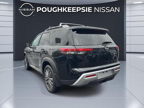 Super Black 2024 Nissan Pathfinder SL 4WD