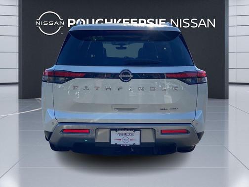 2024 Nissan Pathfinder SL 4WD