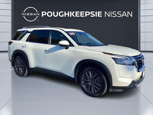 2024 Nissan Pathfinder SL 4WD