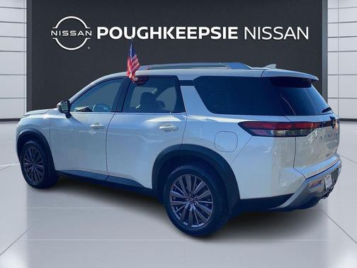 2024 Nissan Pathfinder SL 4WD