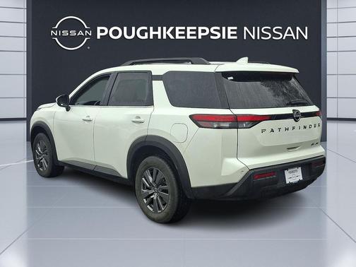 2024 Nissan Pathfinder SV 4WD