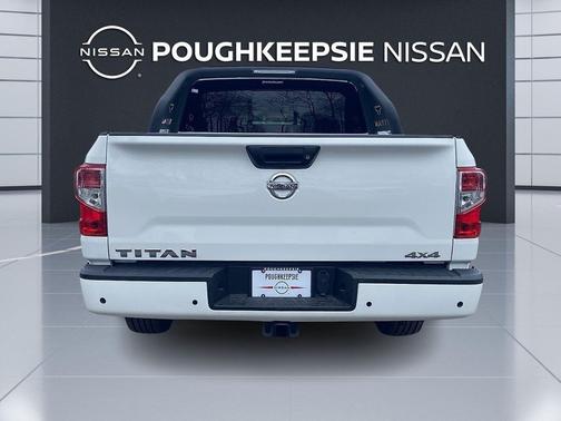 2022 Nissan Titan S