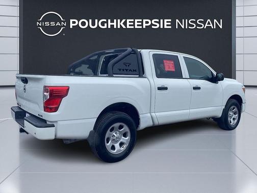 2022 Nissan Titan S
