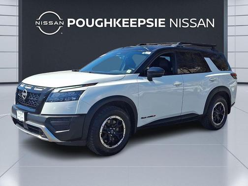 Pearl White Tricoat/Super Black 2023 Nissan Pathfinder Rock Creek 4WD