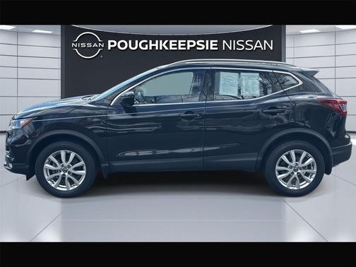 2022 Nissan Rogue Sport SV