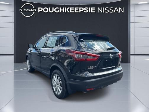 2022 Nissan Rogue Sport SV