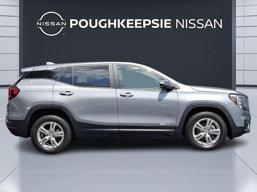 Sterling Metallic 2024 GMC Terrain SLE