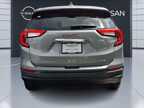 Sterling Metallic 2024 GMC Terrain SLE