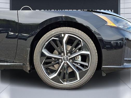Super Black 2026 Nissan Altima SR FWD