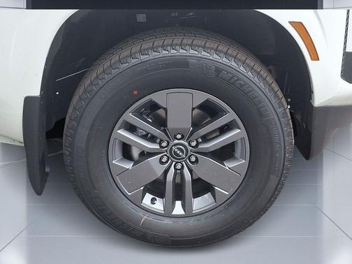 Glacier White 2026 Nissan Frontier SV