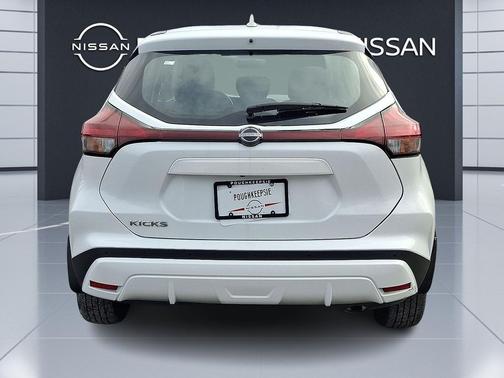2023 Nissan Kicks S