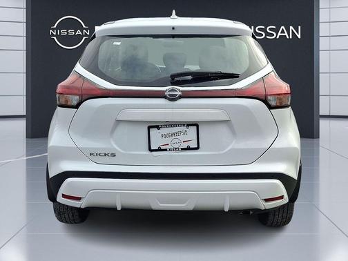 2023 Nissan Kicks S