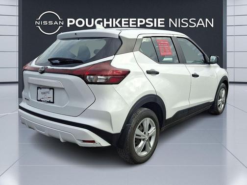 2023 Nissan Kicks S