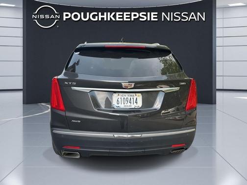 Dark Granite Metallic 2017 Cadillac XT5 Luxury