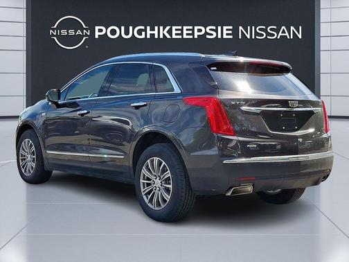 Dark Granite Metallic 2017 Cadillac XT5 Luxury
