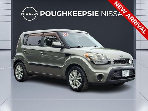 Bright Silver Metallic 2013 Kia Soul +