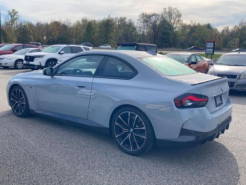 2022 BMW 230 i