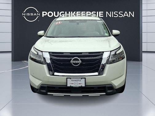 2024 Nissan Pathfinder SL 4WD