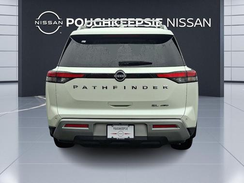 2024 Nissan Pathfinder SL 4WD