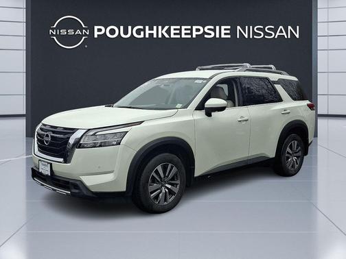 2024 Nissan Pathfinder SL 4WD