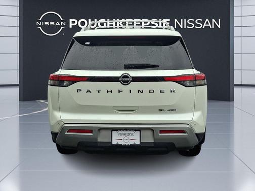 2024 Nissan Pathfinder SL 4WD