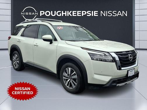 2024 Nissan Pathfinder SL 4WD
