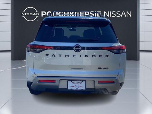2024 Nissan Pathfinder SL 4WD