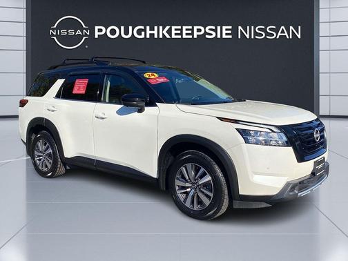 2024 Nissan Pathfinder SL 4WD