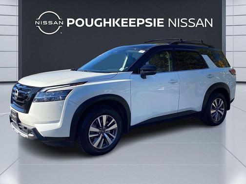2024 Nissan Pathfinder SL 4WD
