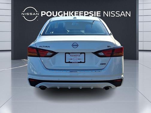 Pearl White Tricoat 2023 Nissan Altima 2.5 SL