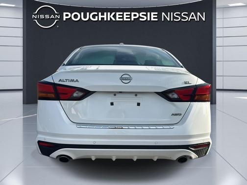 Pearl White Tricoat 2023 Nissan Altima 2.5 SL