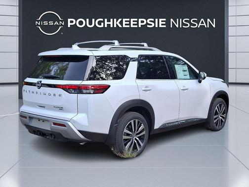 2025 Nissan Pathfinder Platinum 4WD