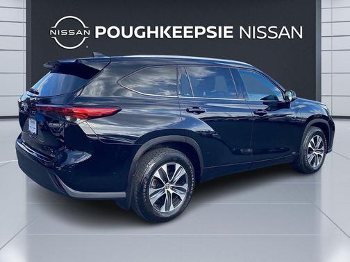 2020 Toyota Highlander Hybrid XLE