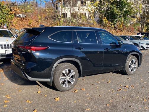 2020 Toyota Highlander Hybrid XLE
