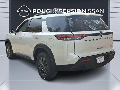 2025 Nissan Pathfinder SV 4WD