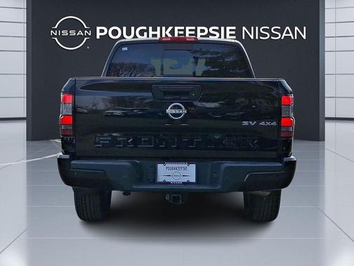 Super Black 2023 Nissan Frontier SV