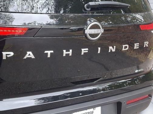 2025 Nissan Pathfinder SV 4WD