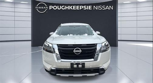 2024 Nissan Pathfinder SL 4WD