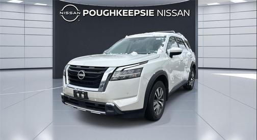 2024 Nissan Pathfinder SL 4WD